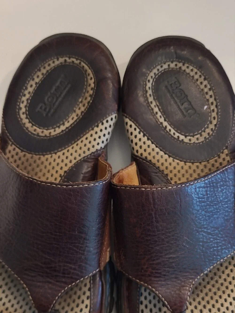 Born Pebbled Leather Slide On Sandals Perforated Footbed Rubber Traction Sole